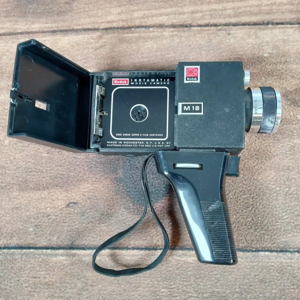 Kodak Instamatic M18 Movie Outfit Super 8 Film Camera Electric Eye Zoom Lens